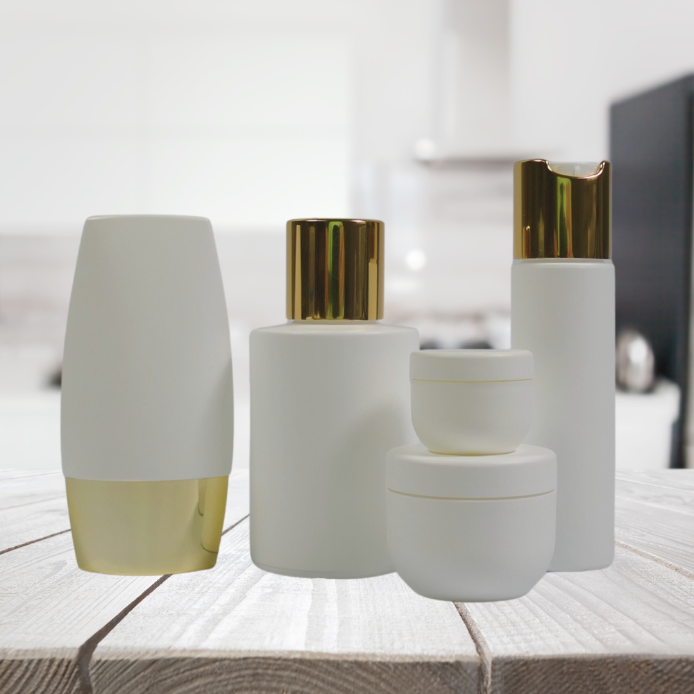 Reiseset mit Leerbehältern